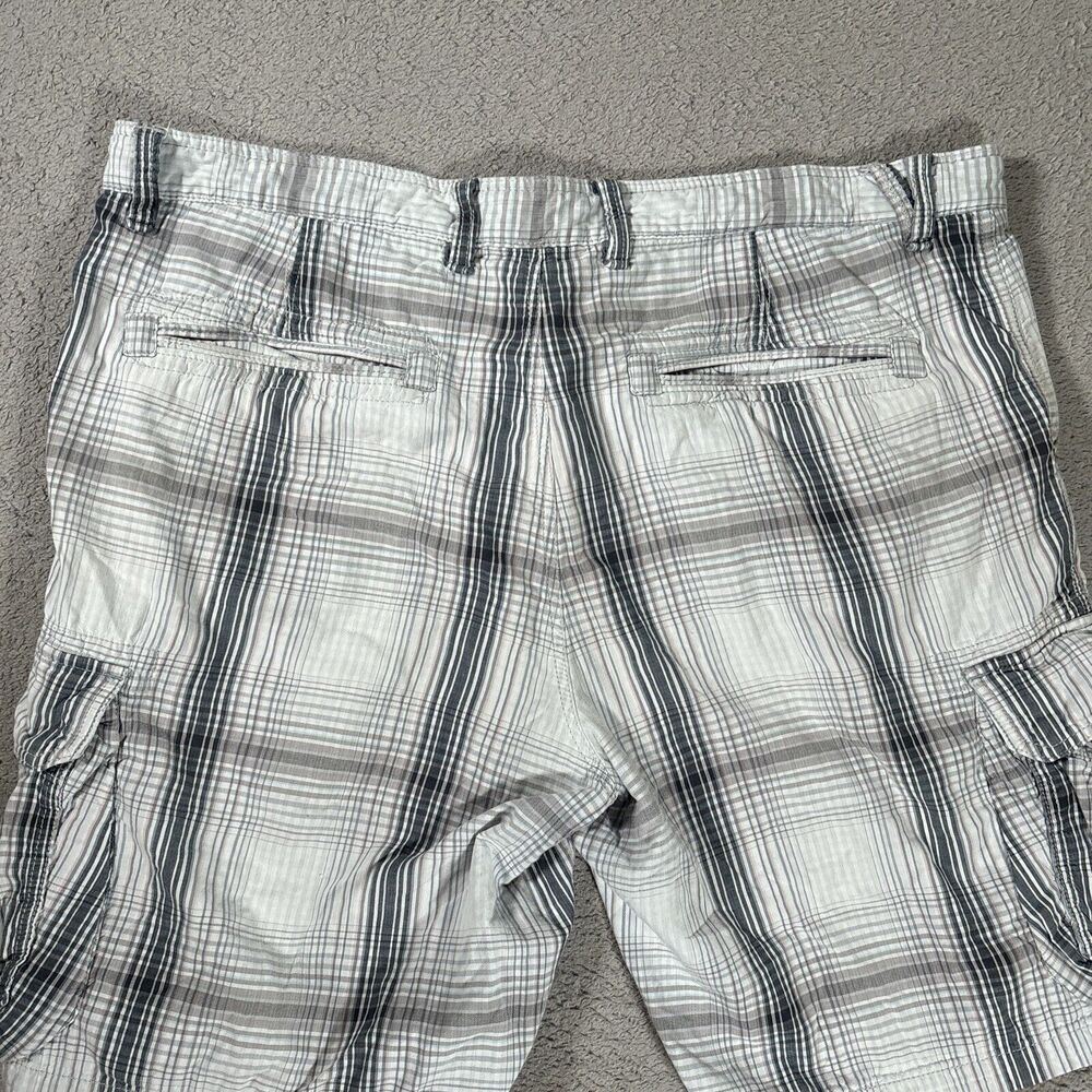 Tommy Bahama Jeans Men’s Size 40 Cargo Shorts Plaid Blue Gray White - Picture 9 of 11